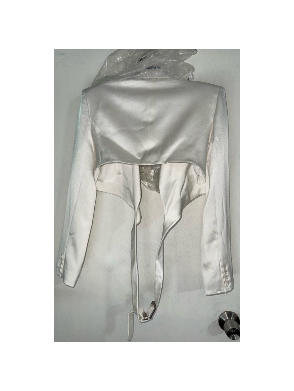 Alice + Olivia Leone Off White Cropped Wrap Belted Buckle Blazer - Picture 7 of 16
